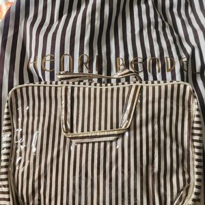 Henri bendel travel case for makeup or toilety ..New with tags